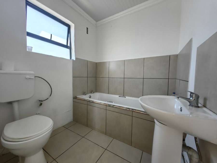 2 Bedroom Property for Sale in Eastridge Western Cape